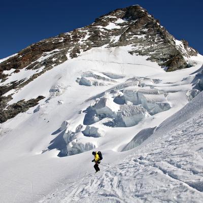 Descente sous la voie normale de la Dent d'Hérens