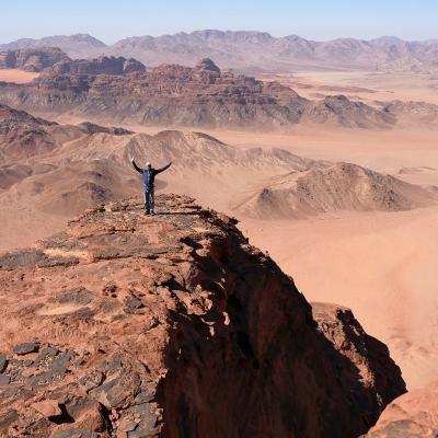 Au sommet de la voie Gourmet au Jebel Rum