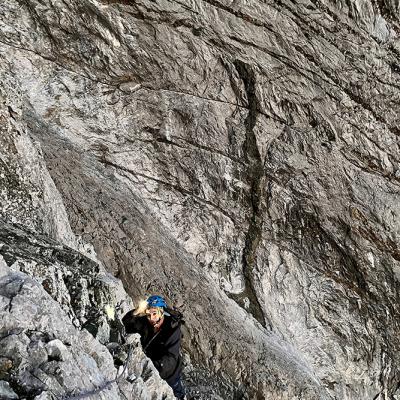 En haut de la première longueur difficile