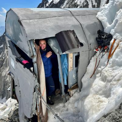 Au bivouac Eccles du bas, légèrement endommagé